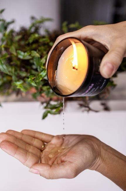 Óleo de massagem e ambiente relaxante